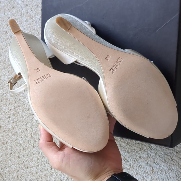 Badgley Mischka jeweled wedge ankle strap  sandal, size 6.5 - Picture 4 of 5